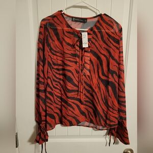 New York and Company Red and Black Animal Print Top NWT Size Large ❤️